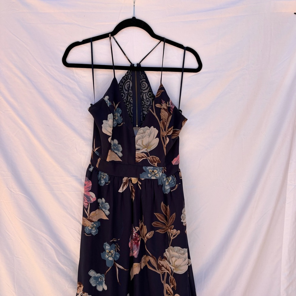 Floral print maxi dress with partially open back
